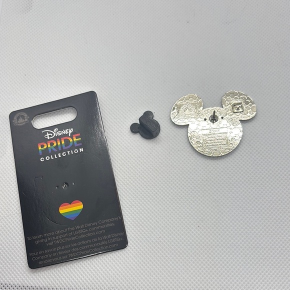 Disney Pride Collection Mickey Mouse pin NWT - Picture 3 of 5